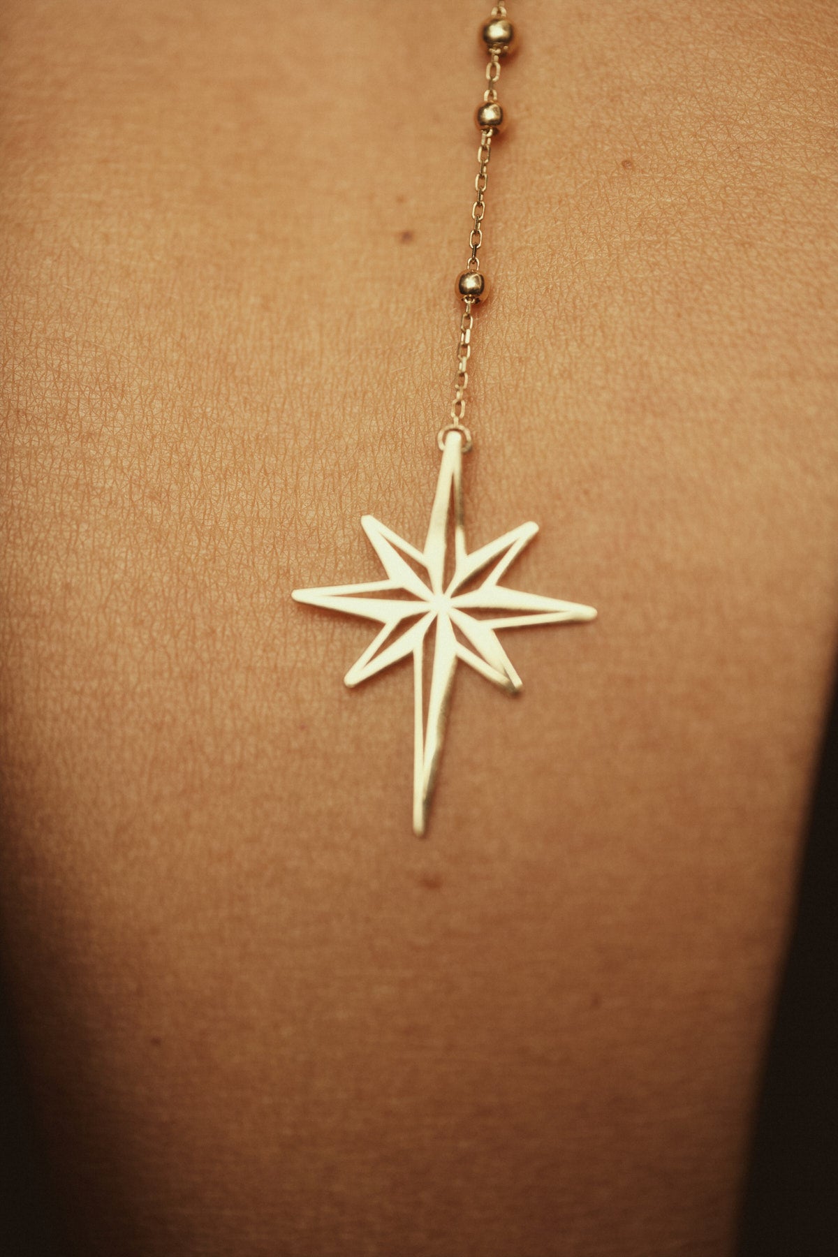 EIGHT POINITED STAR Necklace